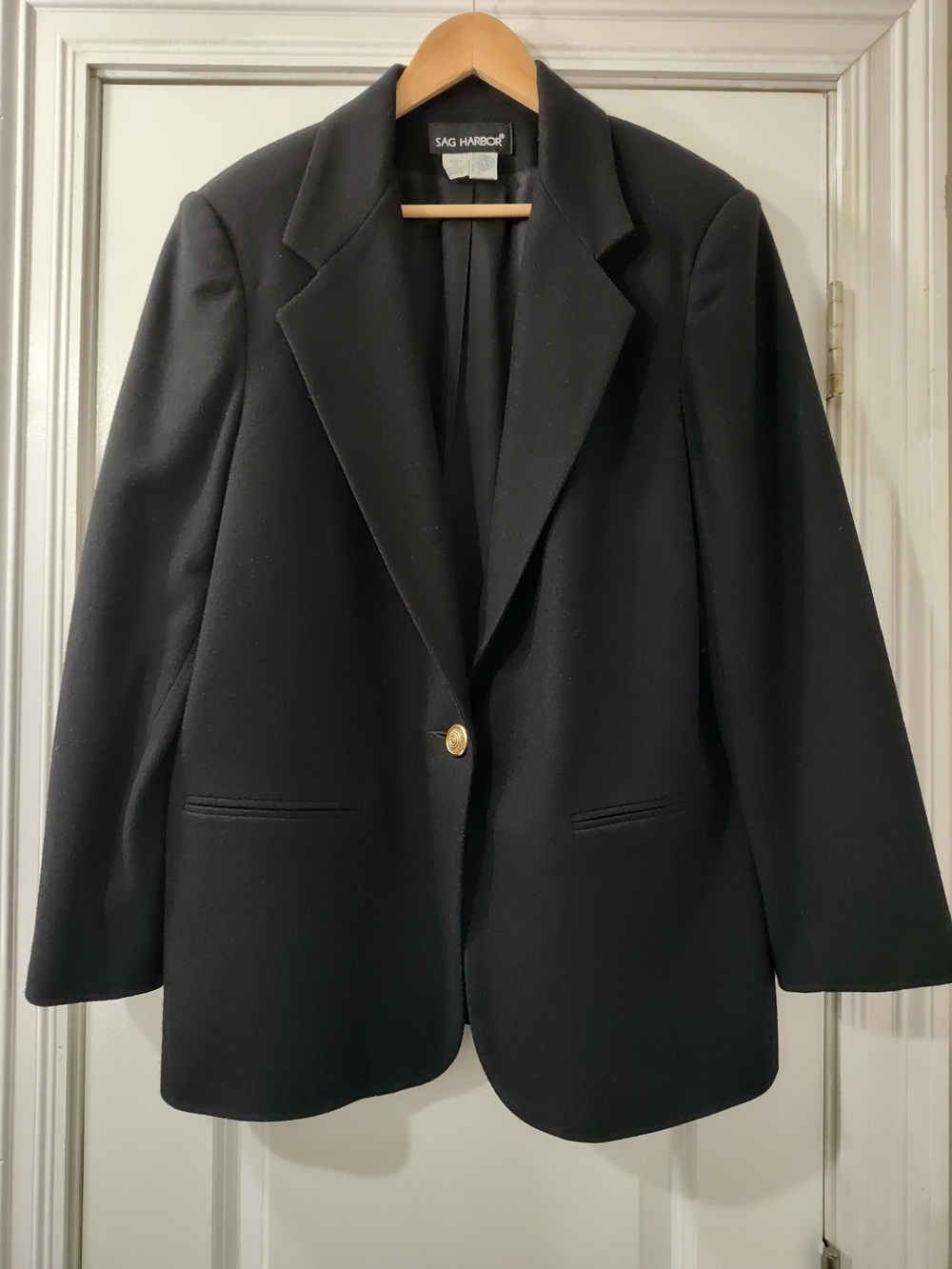 Sag Harbor Vintage Black Blazer with Gold-Tone Button Office Day To Night EUC